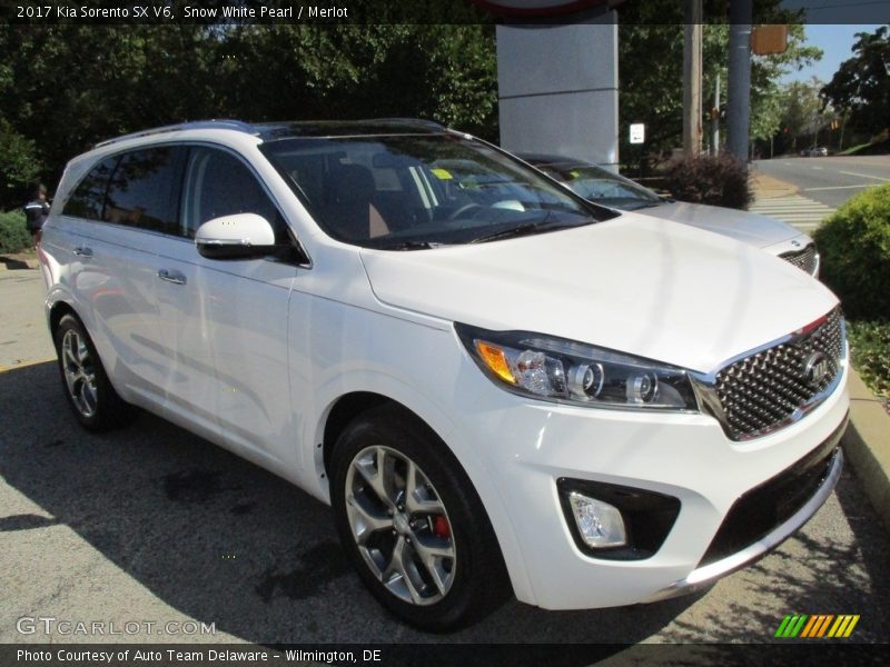 Front 3/4 View of 2017 Sorento SX V6