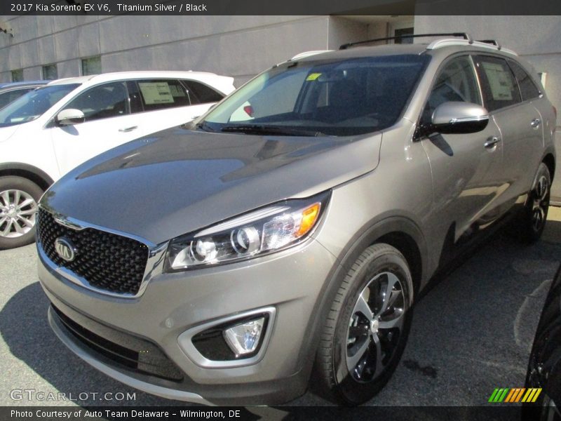 Titanium Silver / Black 2017 Kia Sorento EX V6