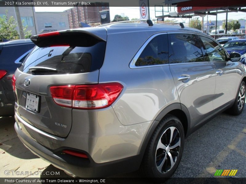 Titanium Silver / Black 2017 Kia Sorento EX V6