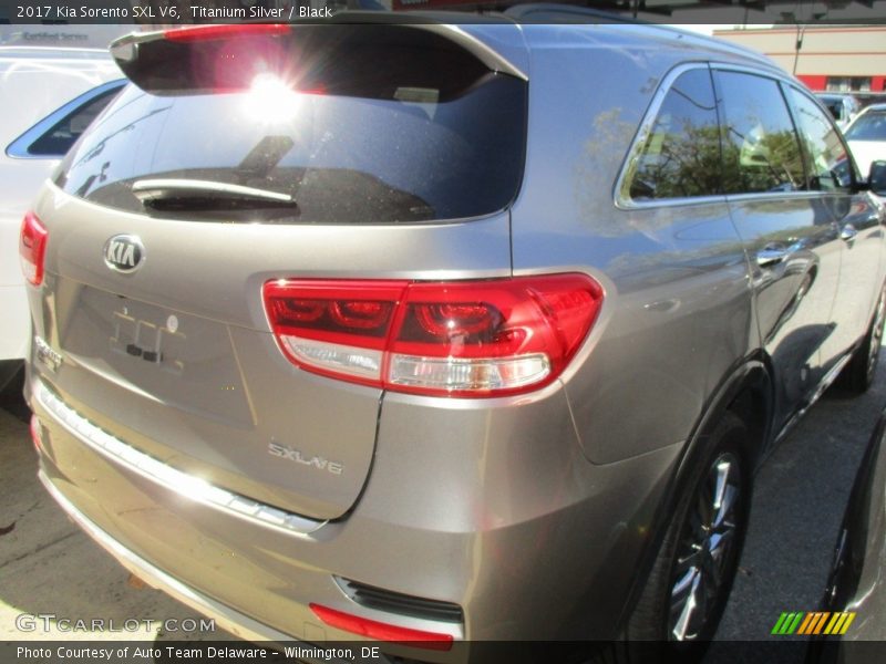 Titanium Silver / Black 2017 Kia Sorento SXL V6