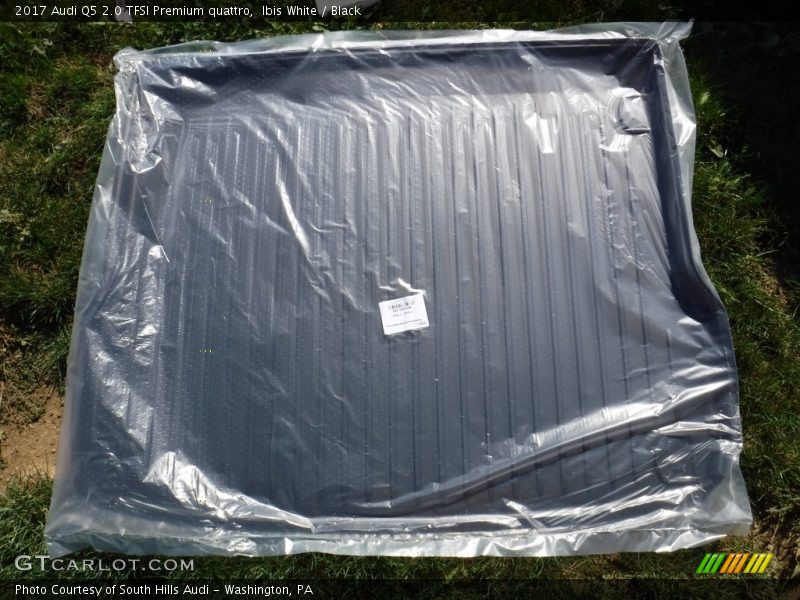 Ibis White / Black 2017 Audi Q5 2.0 TFSI Premium quattro