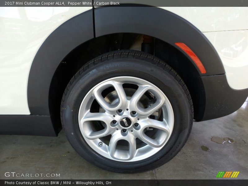 Pepper White / Carbon Black 2017 Mini Clubman Cooper ALL4