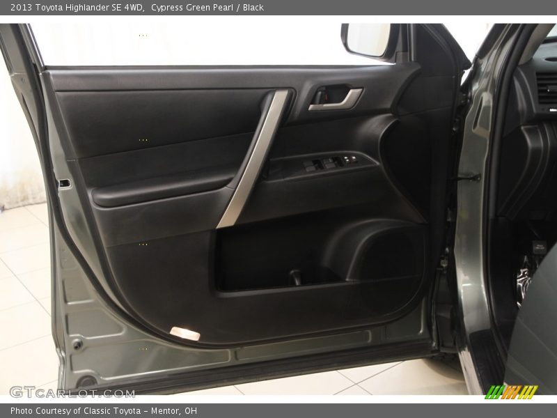 Cypress Green Pearl / Black 2013 Toyota Highlander SE 4WD