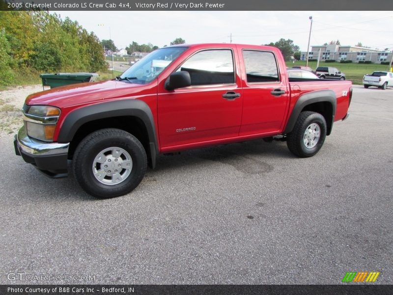 Front 3/4 View of 2005 Colorado LS Crew Cab 4x4