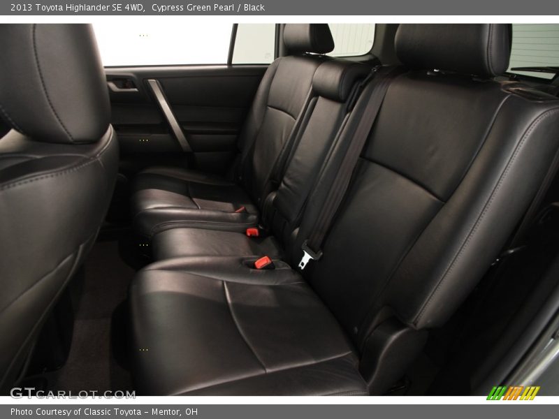 Cypress Green Pearl / Black 2013 Toyota Highlander SE 4WD