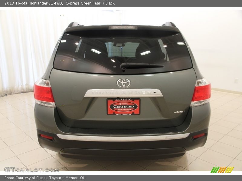 Cypress Green Pearl / Black 2013 Toyota Highlander SE 4WD