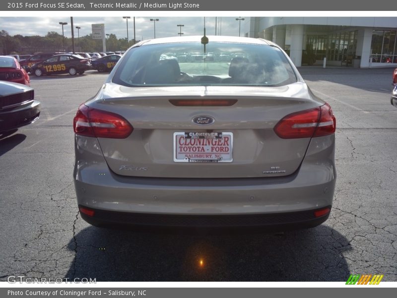 Tectonic Metallic / Medium Light Stone 2015 Ford Focus SE Sedan