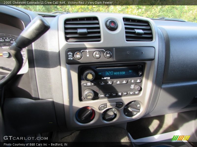 Victory Red / Very Dark Pewter 2005 Chevrolet Colorado LS Crew Cab 4x4