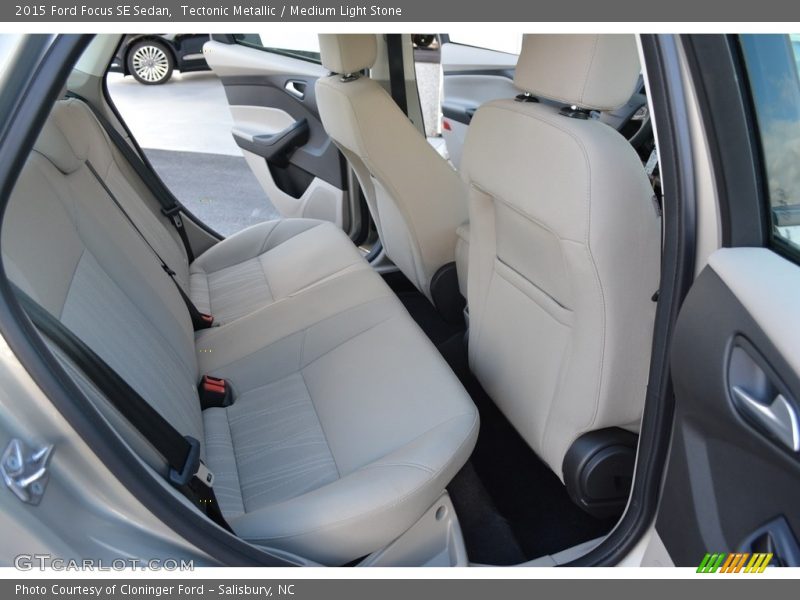 Tectonic Metallic / Medium Light Stone 2015 Ford Focus SE Sedan