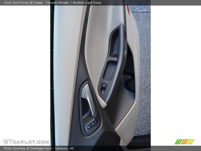 Tectonic Metallic / Medium Light Stone 2015 Ford Focus SE Sedan