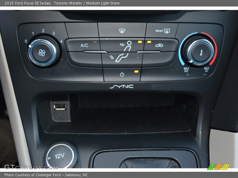 Tectonic Metallic / Medium Light Stone 2015 Ford Focus SE Sedan