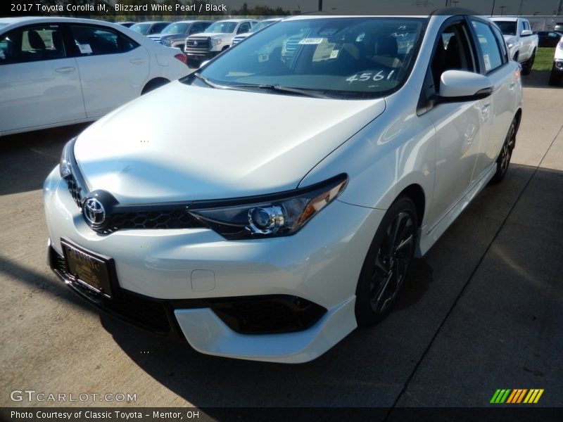 Blizzard White Pearl / Black 2017 Toyota Corolla iM