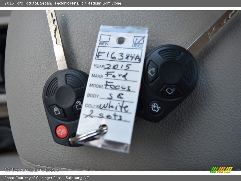 Tectonic Metallic / Medium Light Stone 2015 Ford Focus SE Sedan