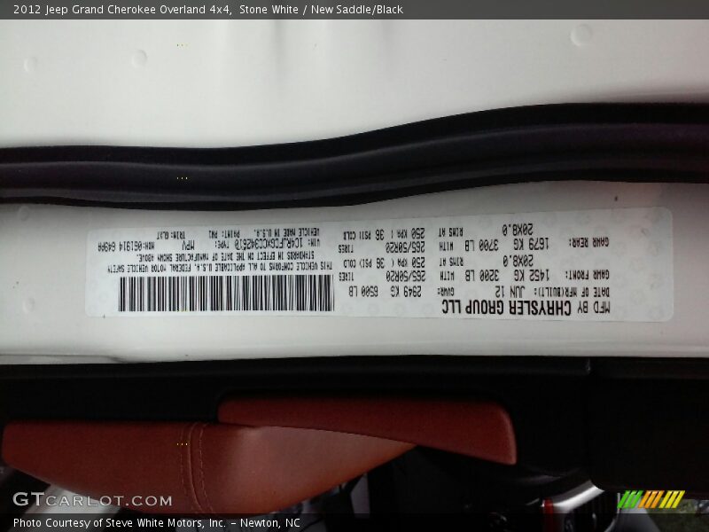 Stone White / New Saddle/Black 2012 Jeep Grand Cherokee Overland 4x4