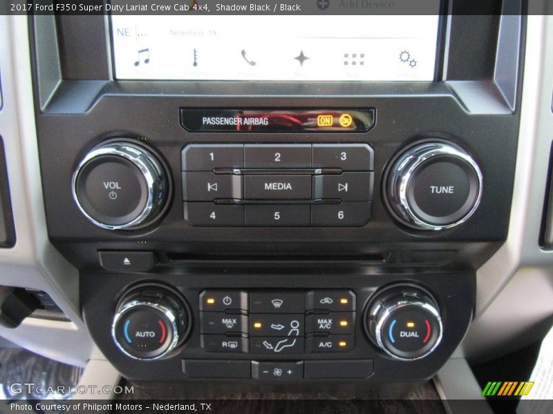 Controls of 2017 F350 Super Duty Lariat Crew Cab 4x4