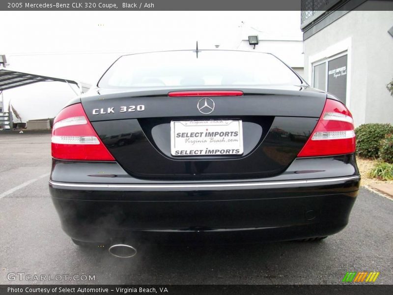 Black / Ash 2005 Mercedes-Benz CLK 320 Coupe