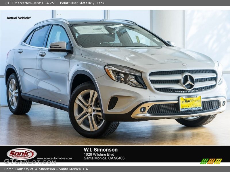 Polar Silver Metallic / Black 2017 Mercedes-Benz GLA 250