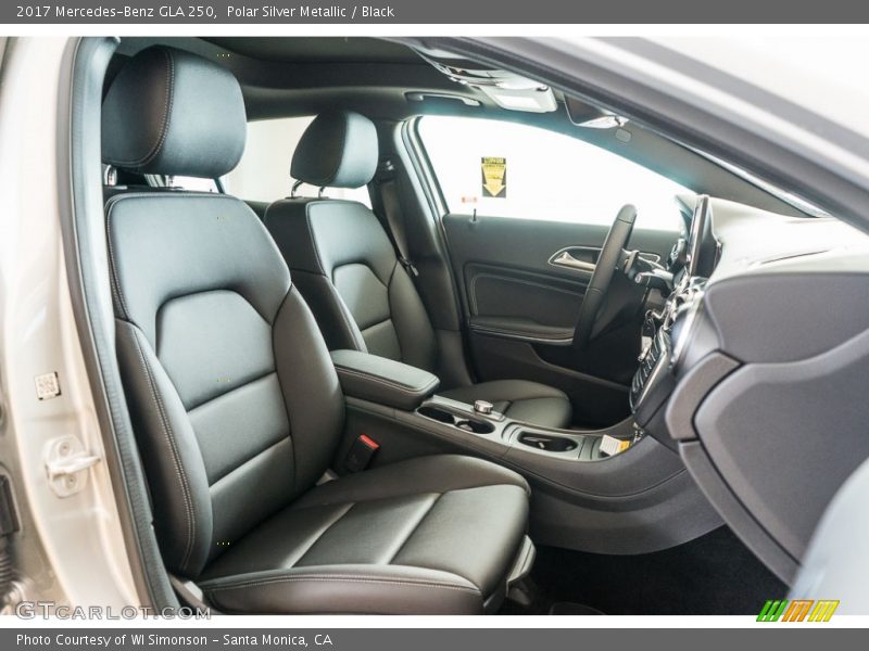 Polar Silver Metallic / Black 2017 Mercedes-Benz GLA 250