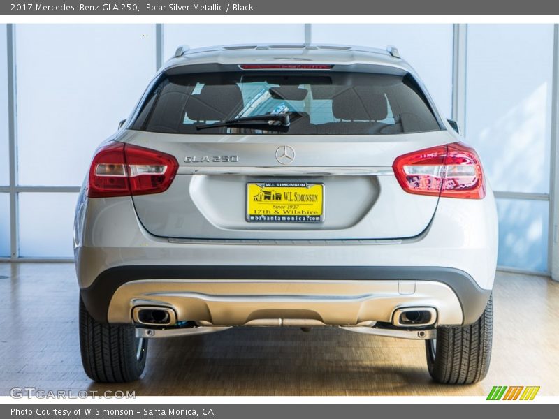 Polar Silver Metallic / Black 2017 Mercedes-Benz GLA 250