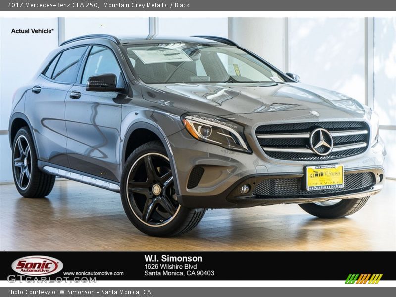 Mountain Grey Metallic / Black 2017 Mercedes-Benz GLA 250