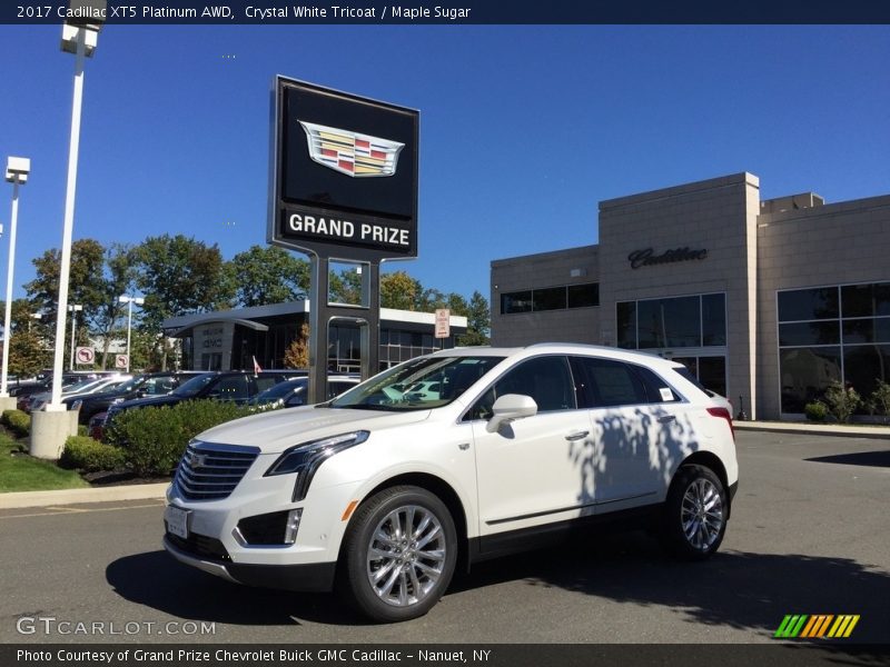 Crystal White Tricoat / Maple Sugar 2017 Cadillac XT5 Platinum AWD