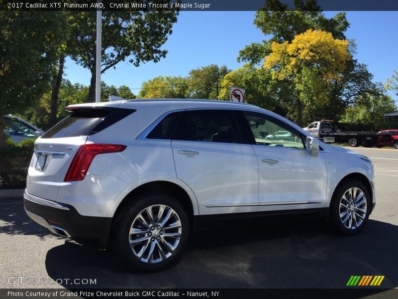 Crystal White Tricoat / Maple Sugar 2017 Cadillac XT5 Platinum AWD