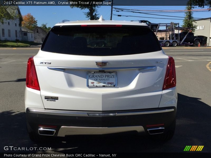 Crystal White Tricoat / Maple Sugar 2017 Cadillac XT5 Platinum AWD