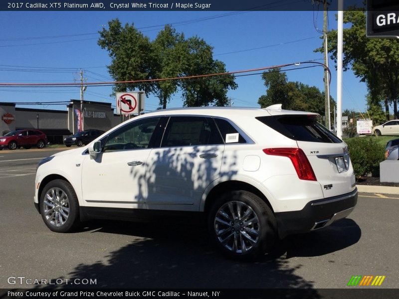 Crystal White Tricoat / Maple Sugar 2017 Cadillac XT5 Platinum AWD