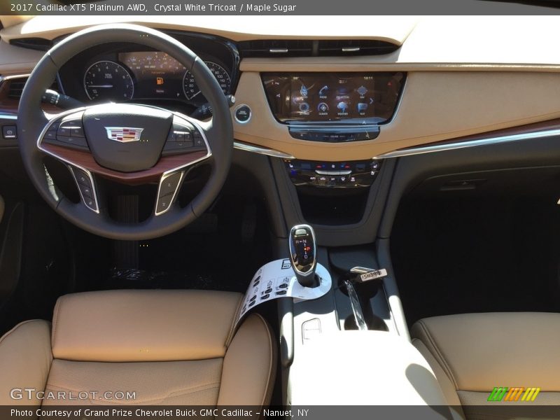 Crystal White Tricoat / Maple Sugar 2017 Cadillac XT5 Platinum AWD