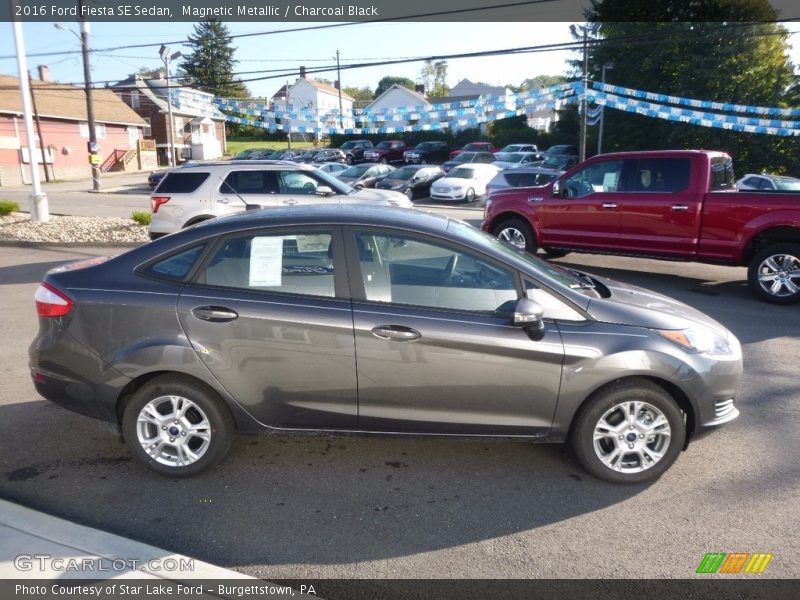 Magnetic Metallic / Charcoal Black 2016 Ford Fiesta SE Sedan