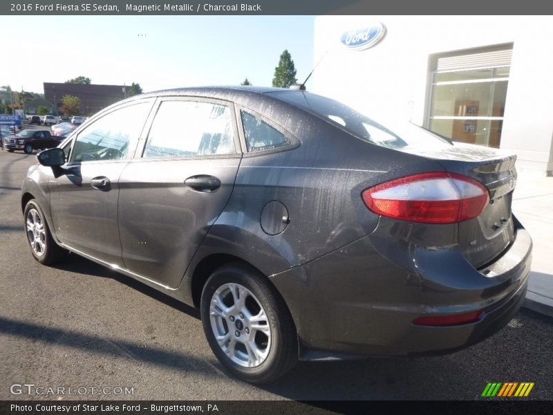 Magnetic Metallic / Charcoal Black 2016 Ford Fiesta SE Sedan