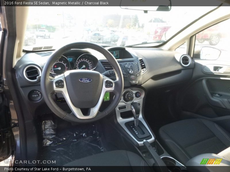 Magnetic Metallic / Charcoal Black 2016 Ford Fiesta SE Sedan