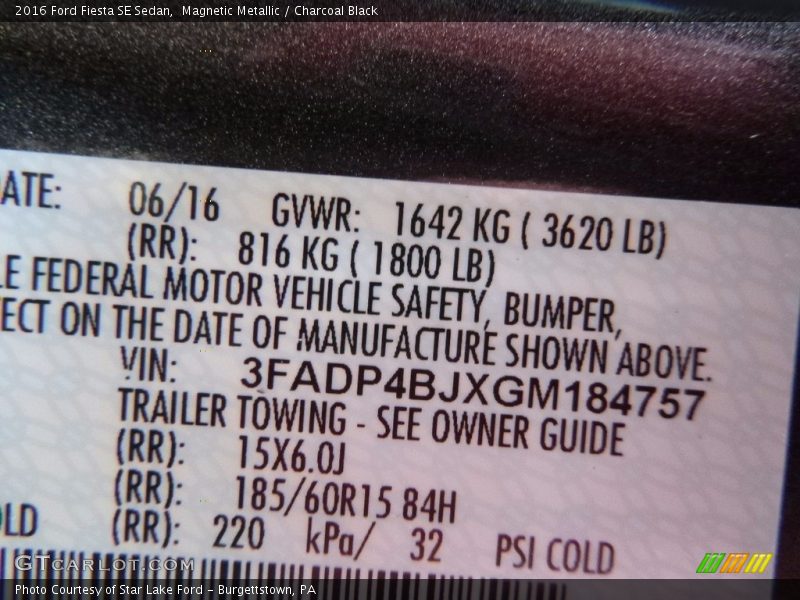 Magnetic Metallic / Charcoal Black 2016 Ford Fiesta SE Sedan
