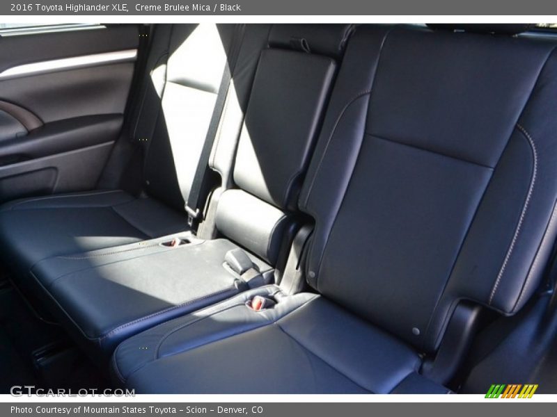 Creme Brulee Mica / Black 2016 Toyota Highlander XLE