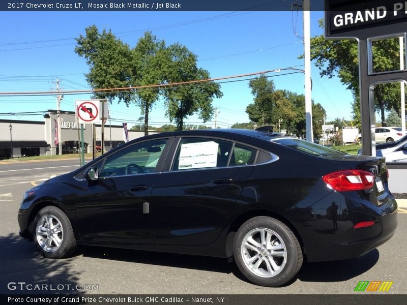 Mosaic Black Metallic / Jet Black 2017 Chevrolet Cruze LT