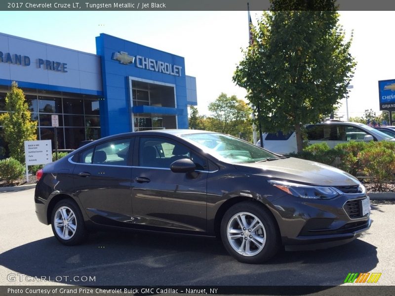 Tungsten Metallic / Jet Black 2017 Chevrolet Cruze LT