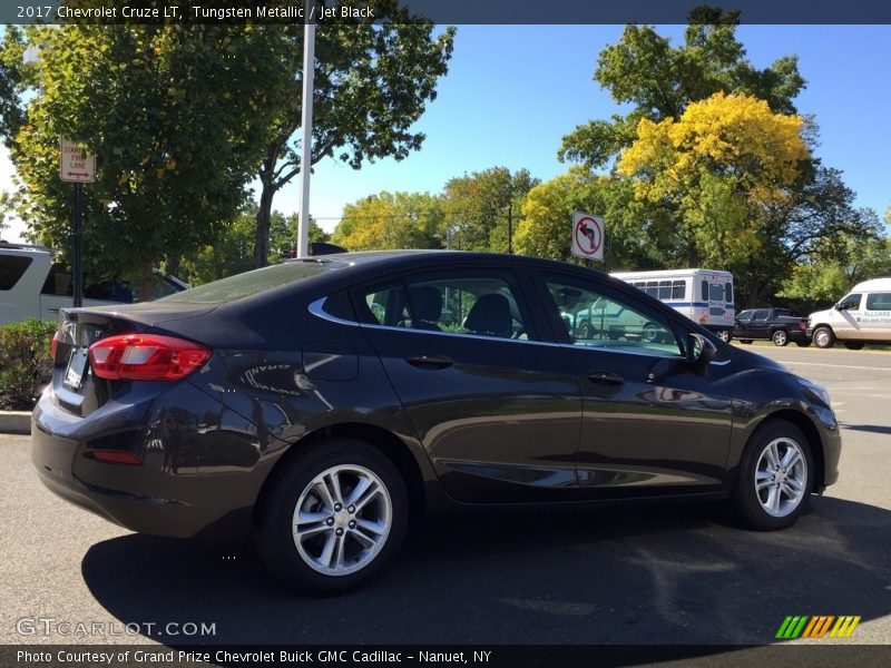 Tungsten Metallic / Jet Black 2017 Chevrolet Cruze LT