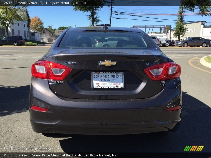Tungsten Metallic / Jet Black 2017 Chevrolet Cruze LT