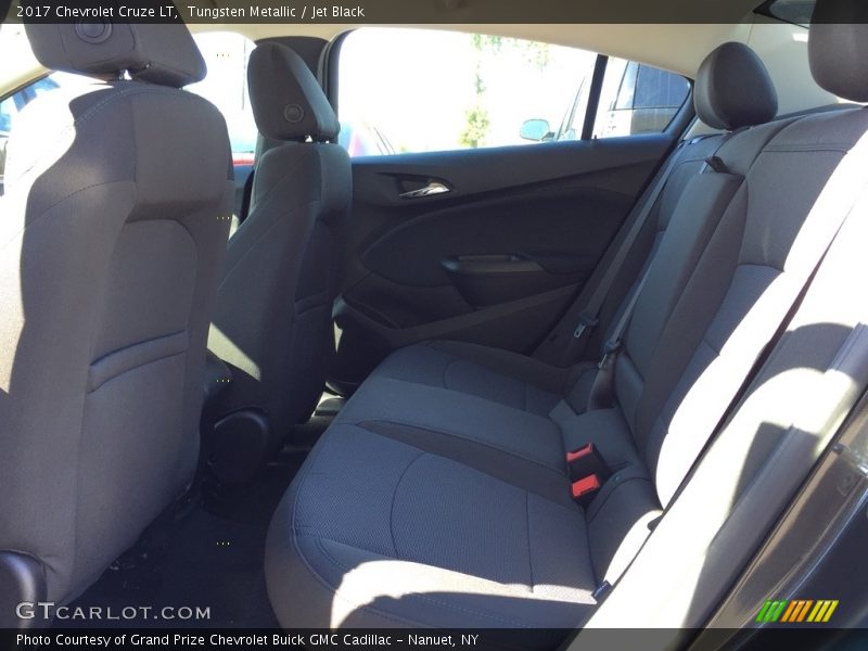 Tungsten Metallic / Jet Black 2017 Chevrolet Cruze LT