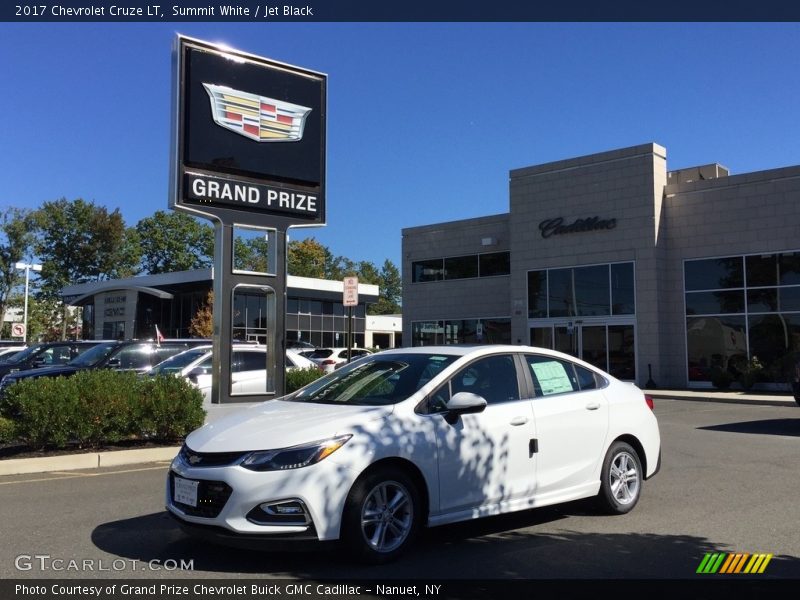Summit White / Jet Black 2017 Chevrolet Cruze LT