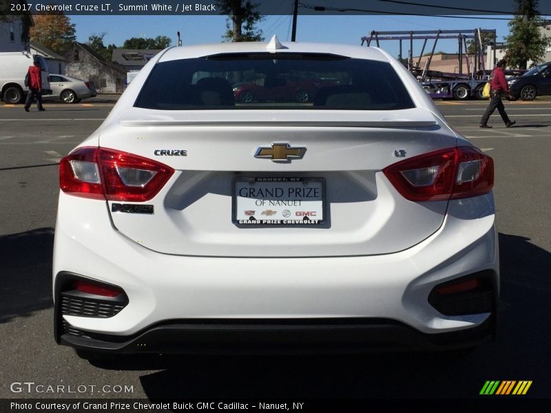Summit White / Jet Black 2017 Chevrolet Cruze LT