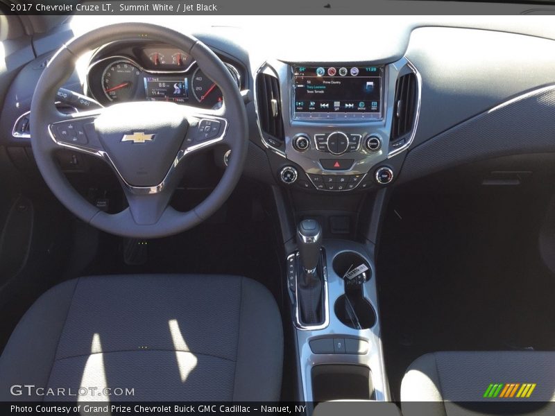 Summit White / Jet Black 2017 Chevrolet Cruze LT