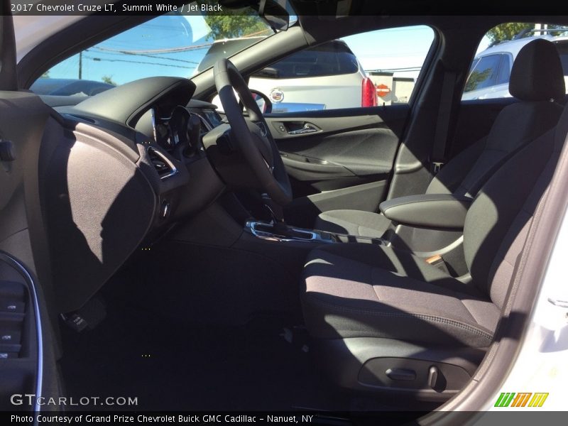 Summit White / Jet Black 2017 Chevrolet Cruze LT