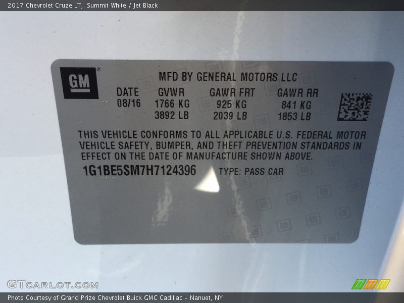 Summit White / Jet Black 2017 Chevrolet Cruze LT