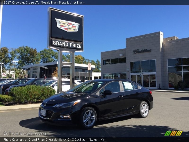 Mosaic Black Metallic / Jet Black 2017 Chevrolet Cruze LT