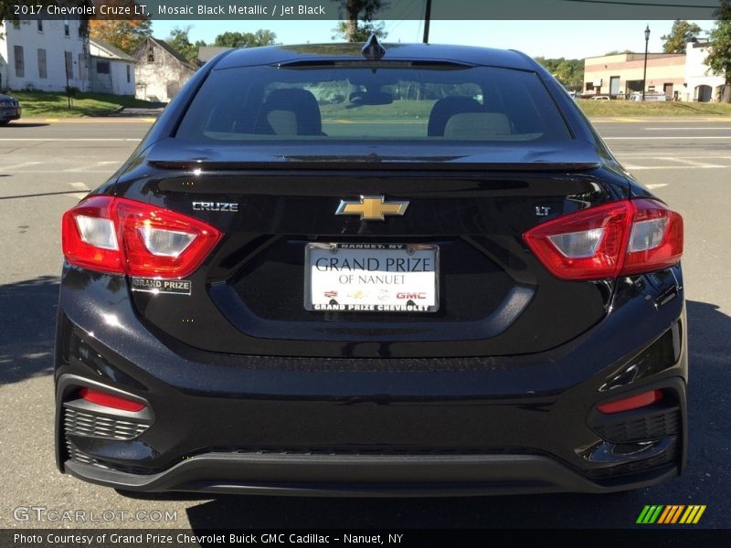 Mosaic Black Metallic / Jet Black 2017 Chevrolet Cruze LT