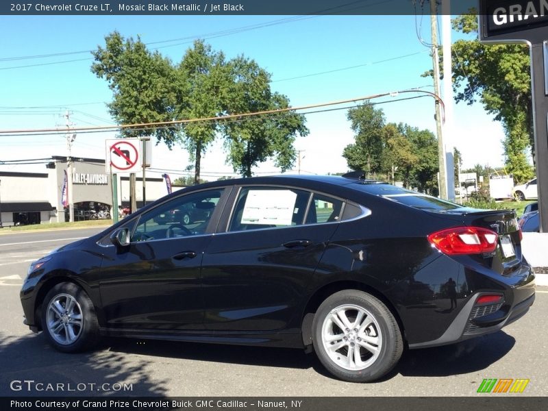 Mosaic Black Metallic / Jet Black 2017 Chevrolet Cruze LT
