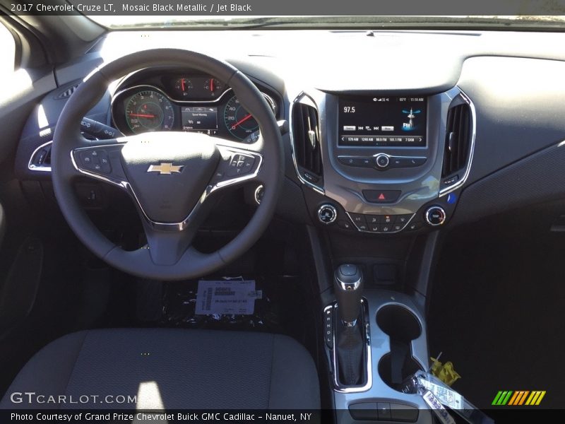 Mosaic Black Metallic / Jet Black 2017 Chevrolet Cruze LT