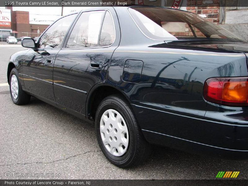 Dark Emerald Green Metallic / Beige 1995 Toyota Camry LE Sedan