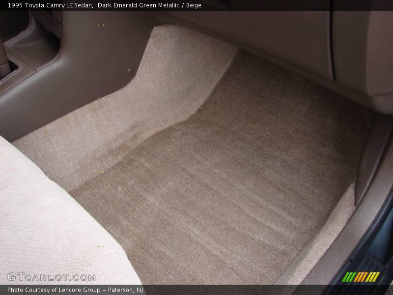 Dark Emerald Green Metallic / Beige 1995 Toyota Camry LE Sedan